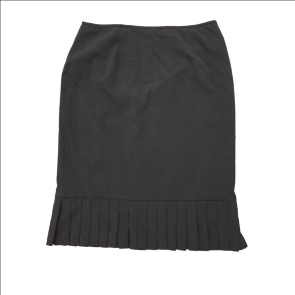 Women's Levine Classics Black Skirt with pleated hem Size 4
